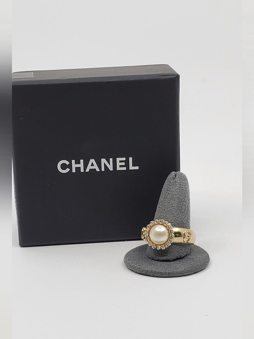Chanel Pearl Crystal CC Ring